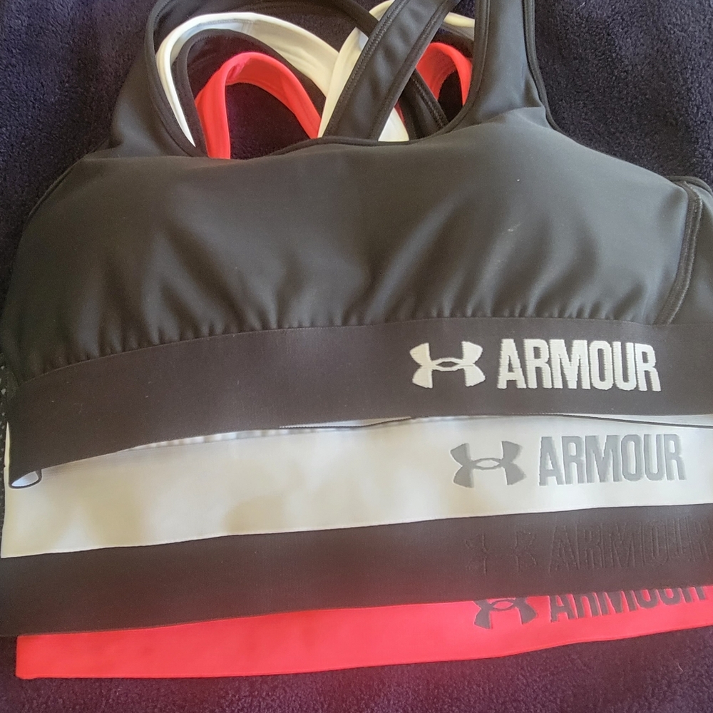 Six Under Armour Sport Bras